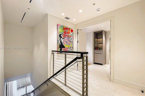 Condo in Hollywood, Florida, 2 bedrooms  № 1992902 - photo 21