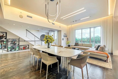 Condo in Hollywood, Florida, 2 bedrooms  № 1992902 - photo 9