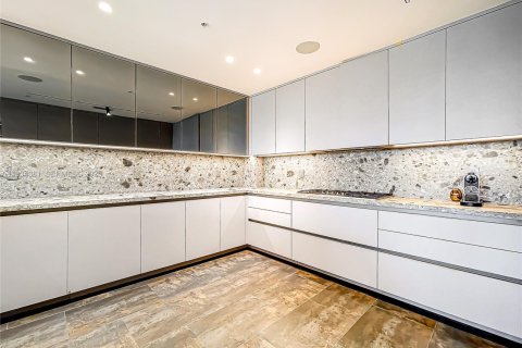 Condo in Hollywood, Florida, 2 bedrooms  № 1992902 - photo 15