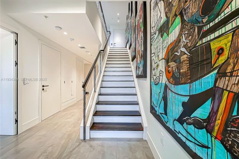 Condo in Hollywood, Florida, 2 bedrooms  № 1992902 - photo 8