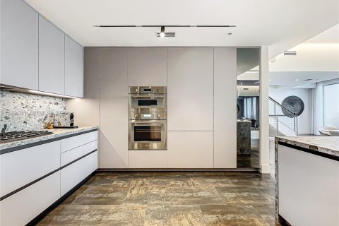 Condo in Hollywood, Florida, 2 bedrooms  № 1992902 - photo 16