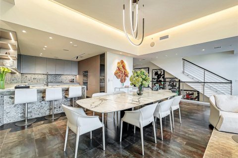 Condo in Hollywood, Florida, 2 bedrooms  № 1992902 - photo 12