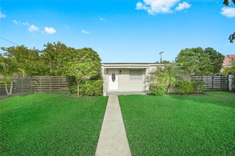 House in Miami, Florida 3 bedrooms, 79.06 sq.m. № 2090856