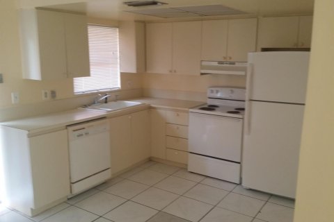 Adosado en venta en Lauderhill, Florida, 2 dormitorios, 87.33 m2 № 2242006 - foto 4
