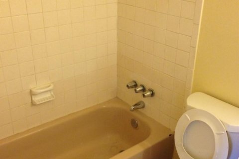 Adosado en venta en Lauderhill, Florida, 2 dormitorios, 87.33 m2 № 2242006 - foto 8