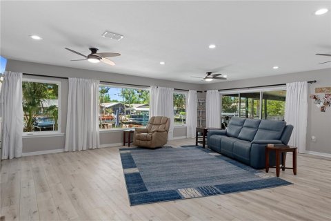 Casa en venta en Homosassa, Florida, 3 dormitorios, 232.81 m2 № 2386265 - foto 10
