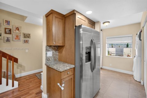 Adosado en venta en Davie, Florida, 2 dormitorios, 123.37 m2 № 2090357 - foto 8
