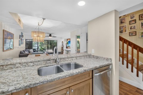 Adosado en venta en Davie, Florida, 2 dormitorios, 123.37 m2 № 2090357 - foto 10
