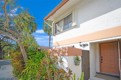 Adosado en Davie, Florida 2 dormitorios, 123.37 m2 № 2090357