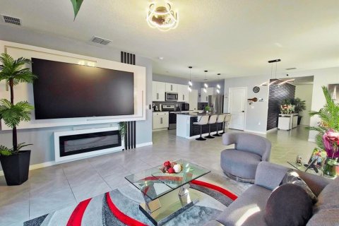 Casa en Davenport, Florida 5 dormitorios, 234.3 m2 № 2116941