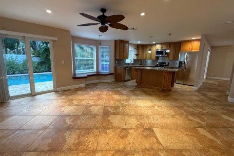 Casa en alquiler en Boynton Beach, Florida, 3 dormitorios, 202.43 m2 № 2012721 - foto 3