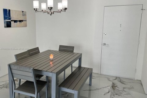 Снять в аренду кондоминиум в Халландейл-Бич, Флорида 2 спальни, 115.94м2, № 1892975 - фото 7