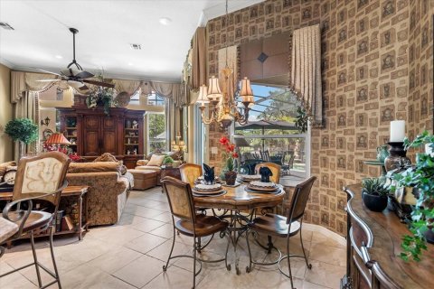 Villa ou maison à vendre à Apopka, Floride: 5 chambres, 303.42 m2 № 2195672 - photo 16