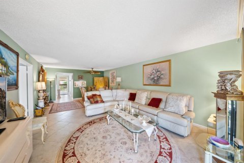 Condo in Boynton Beach, Florida, 2 bedrooms  № 2250179 - photo 15
