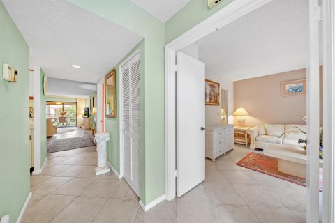 Condo in Boynton Beach, Florida, 2 bedrooms  № 2250179 - photo 5