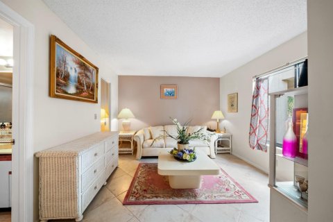 Condo in Boynton Beach, Florida, 2 bedrooms  № 2250179 - photo 6