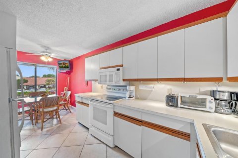 Condo in Boynton Beach, Florida, 2 bedrooms  № 2250179 - photo 29