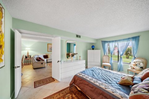 Condo in Boynton Beach, Florida, 2 bedrooms  № 2250179 - photo 20