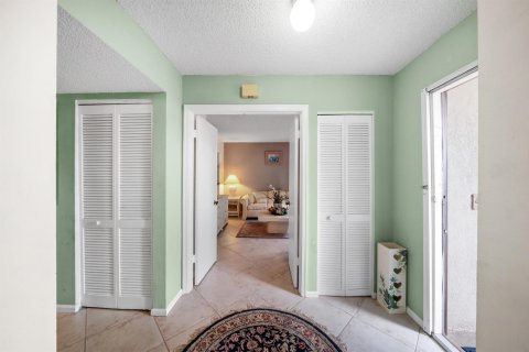 Condo in Boynton Beach, Florida, 2 bedrooms  № 2250179 - photo 4