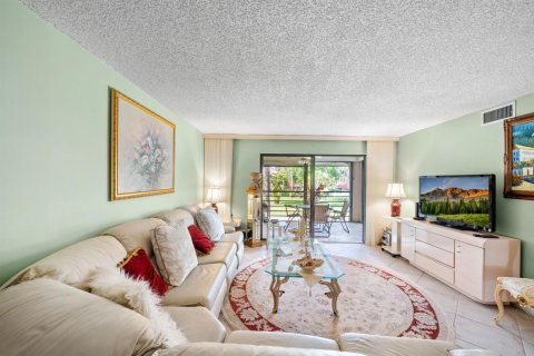 Condo in Boynton Beach, Florida, 2 bedrooms  № 2250179 - photo 14