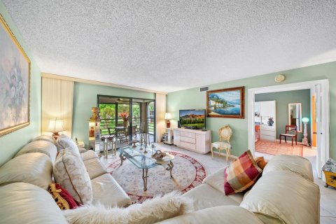 Condo in Boynton Beach, Florida, 2 bedrooms  № 2250179 - photo 17