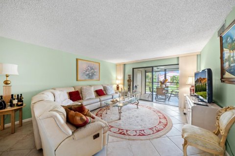 Condo in Boynton Beach, Florida, 2 bedrooms  № 2250179 - photo 13