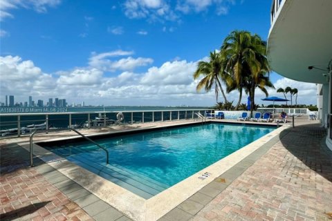 Купить кондоминиум в Майами-Бич, Флорида 2 спальни, 98.48м2, № 1942589 - фото 28