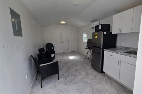 Commercial property in Miami, Florida 1 bedroom, 115.29 sq.m. № 2076653 - photo 3