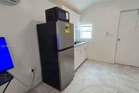 Commercial property in Miami, Florida 1 bedroom, 115.29 sq.m. № 2076653 - photo 8