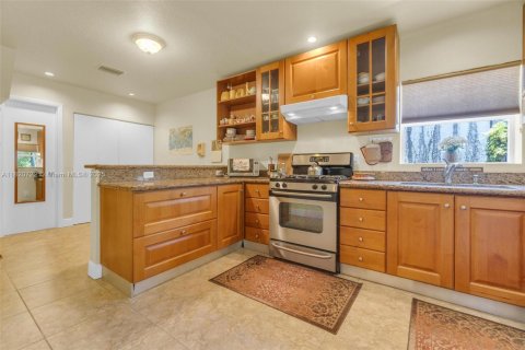 House in Hollywood, Florida 2 bedrooms, 110.55 sq.m. № 1791096 - photo 3