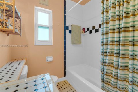 House in Hollywood, Florida 2 bedrooms, 110.55 sq.m. № 1791096 - photo 9