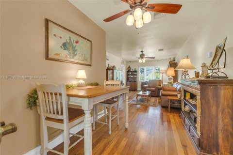 House in Hollywood, Florida 2 bedrooms, 110.55 sq.m. № 1791096 - photo 12