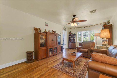 House in Hollywood, Florida 2 bedrooms, 110.55 sq.m. № 1791096 - photo 11