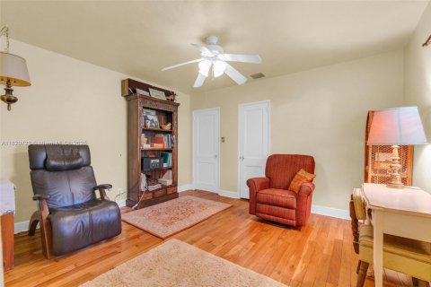House in Hollywood, Florida 2 bedrooms, 110.55 sq.m. № 1791096 - photo 15