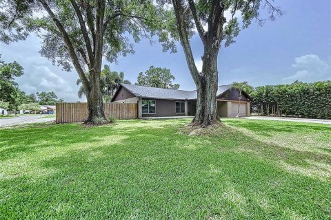 House in Tampa, Florida 3 bedrooms, 160.72 sq.m. № 1775023 - photo 6