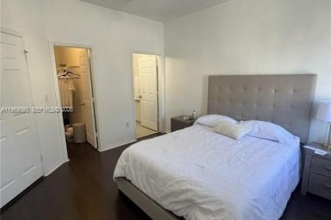 Townhouse in Miramar, Florida 2 bedrooms, 96.25 sq.m. № 2030590 - photo 15