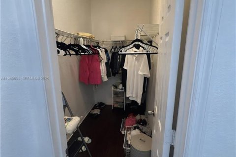 Townhouse in Miramar, Florida 2 bedrooms, 96.25 sq.m. № 2030590 - photo 21