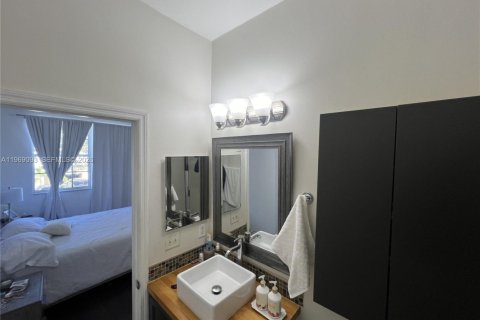 Townhouse in Miramar, Florida 2 bedrooms, 96.25 sq.m. № 2030590 - photo 19