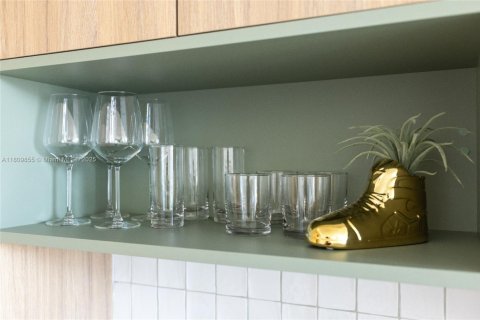 Condominio en alquiler en Miami, Florida, 34.1 m2 № 2012181 - foto 24