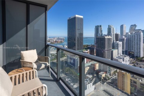 Estudio en el Condominio en Miami, Florida  № 2012181