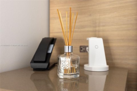 Condominio en alquiler en Miami, Florida, 34.1 m2 № 2012181 - foto 8