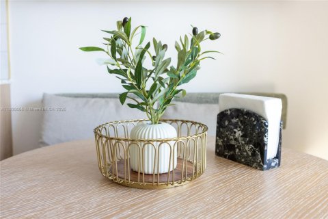 Condominio en alquiler en Miami, Florida, 34.1 m2 № 2012181 - foto 18