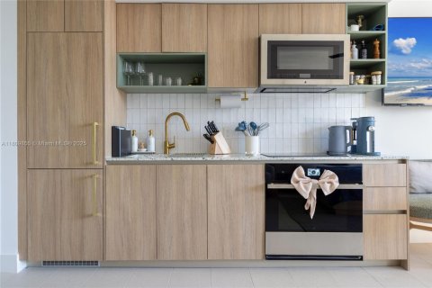 Condominio en alquiler en Miami, Florida, 34.1 m2 № 2012181 - foto 21