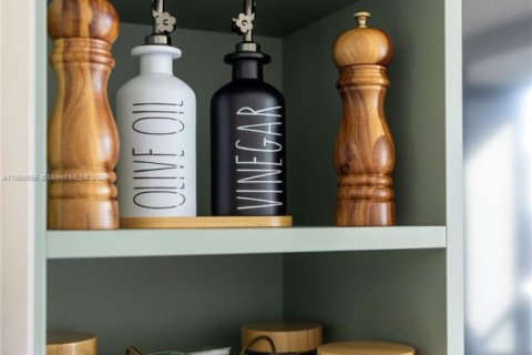 Condominio en alquiler en Miami, Florida, 34.1 m2 № 2012181 - foto 25