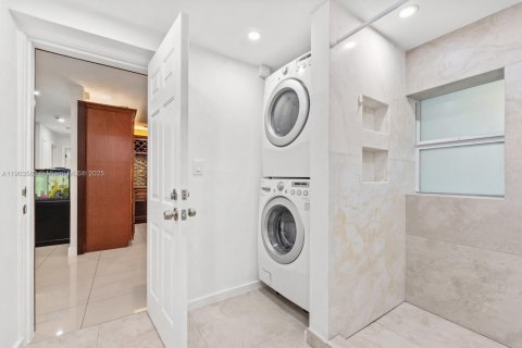 Villa ou maison à vendre à Miramar, Floride: 2 chambres, 90.21 m2 № 1955727 - photo 13