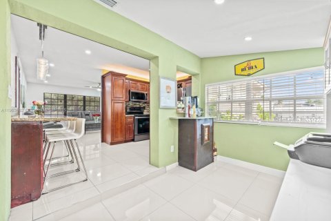 Villa ou maison à vendre à Miramar, Floride: 2 chambres, 90.21 m2 № 1955727 - photo 10