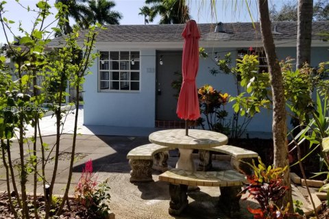 Apartment in Wilton Manors, Florida 1 bedroom № 2068732 - photo 19