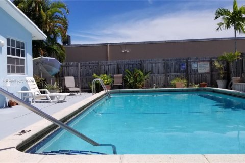 Apartment in Wilton Manors, Florida 1 bedroom № 2068732 - photo 2