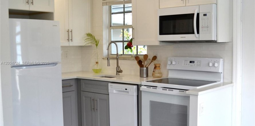 Apartment in Wilton Manors, Florida 1 bedroom № 2068732