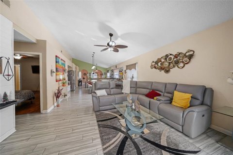 Casa en venta en Clermont, Florida, 4 dormitorios, 191.29 m2 № 2230470 - foto 13